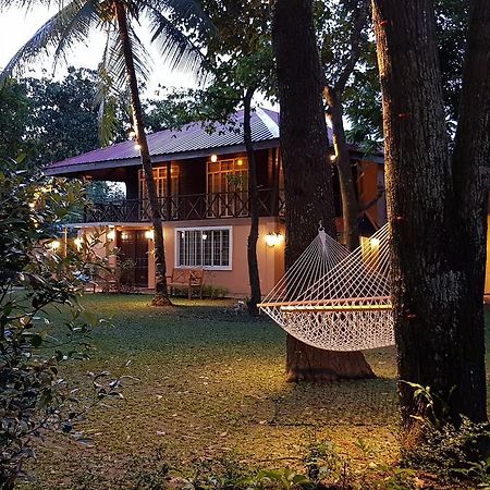 Stay Amare Villa Maria 1 บาโคลอด ภายนอก รูปภาพ